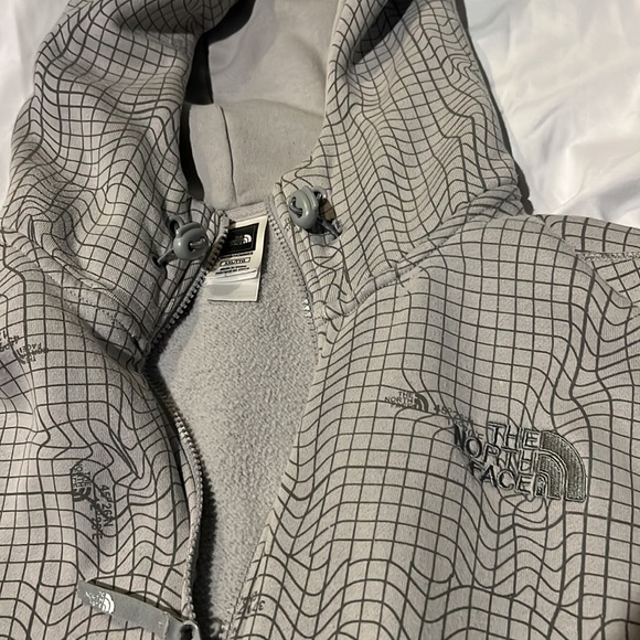 TNF Full Zip Hooded Sweatshirt w/pockets, Thumb slot, and double-lined hood - Picture 2 of 7